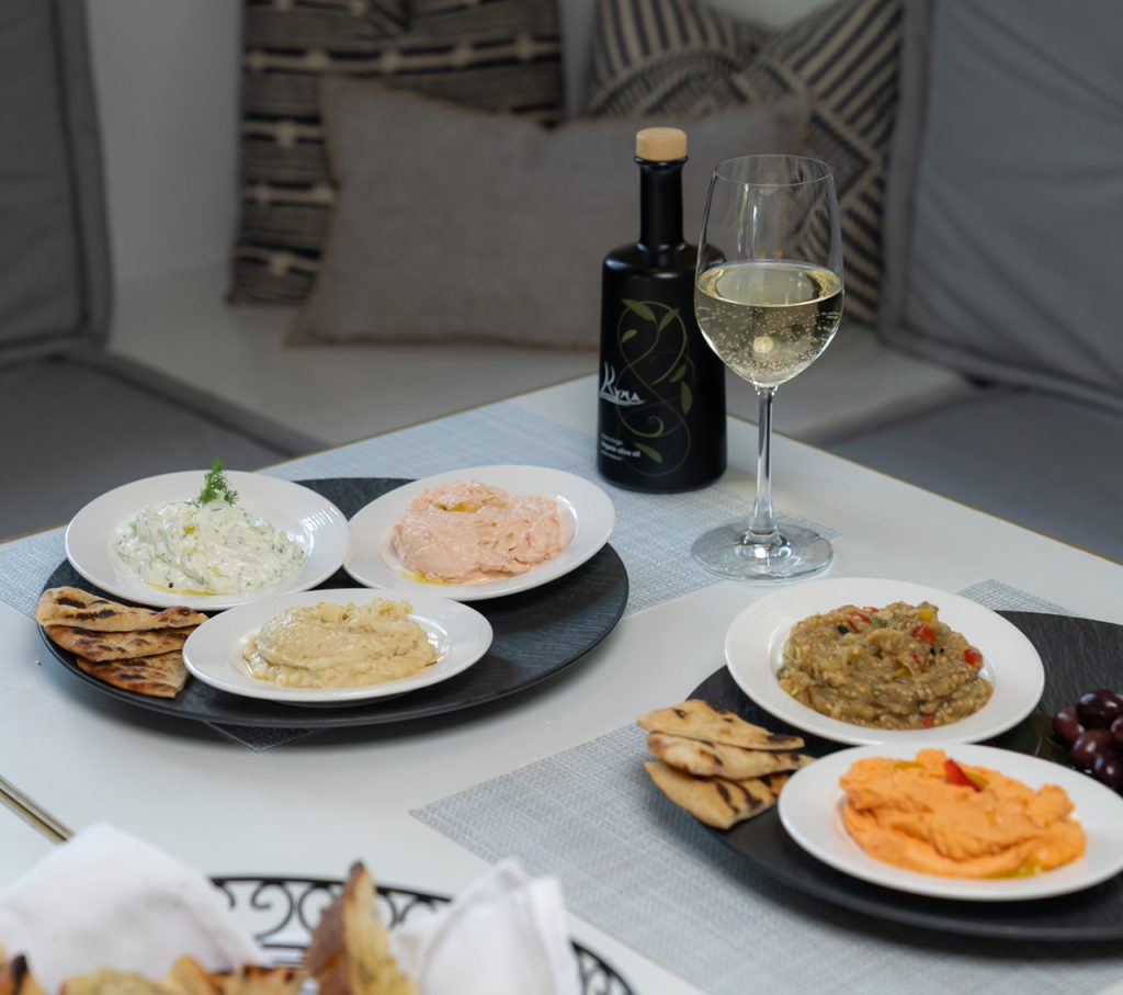 670eb6bdbb1504e82bf0db9c_Top-right-compressed